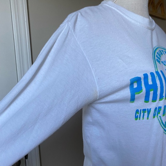Gildan | Philadelphia | Women’s | Long-Sleeve | T-Shirt - Picture 7 of 16